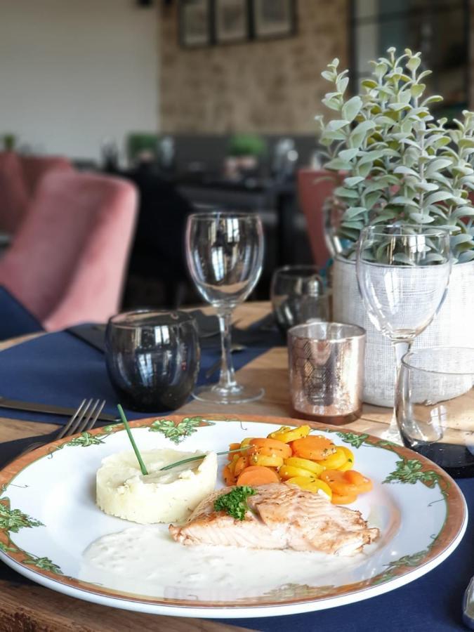 Hotel Restaurant L'Epicurien Valognes Bagian luar foto